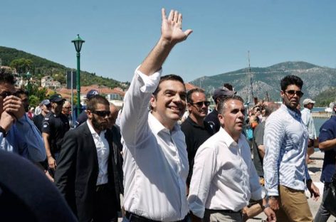 Alexis Tsipras prometió incrementar salarios en Grecia