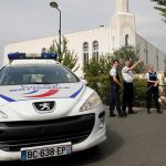 Dos muertos por ataque con cuchillo cerca de París