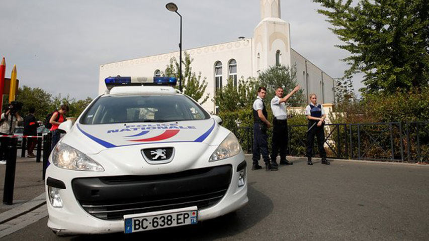Dos muertos por ataque con cuchillo cerca de París