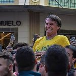 Candidato brasileño Bolsonaro fue operado luego de ser apuñalado