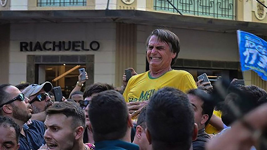 Candidato brasileño Bolsonaro fue operado luego de ser apuñalado