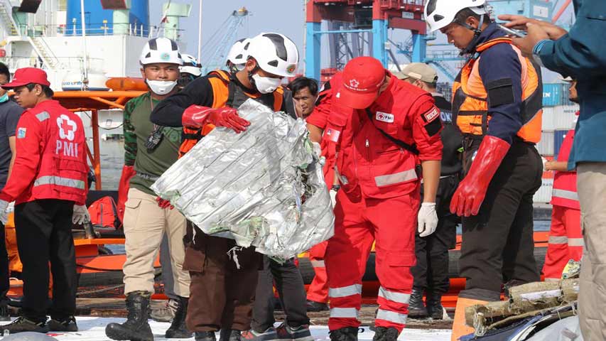 Avión de Lion Air de Indonesia se estrelló con 188 personas a bordo