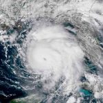 Vientos de Michael llegan a 240 km por hora antes de tocar tierra