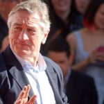 Investigan paquete sospechoso en propiedad de Robert de Niro