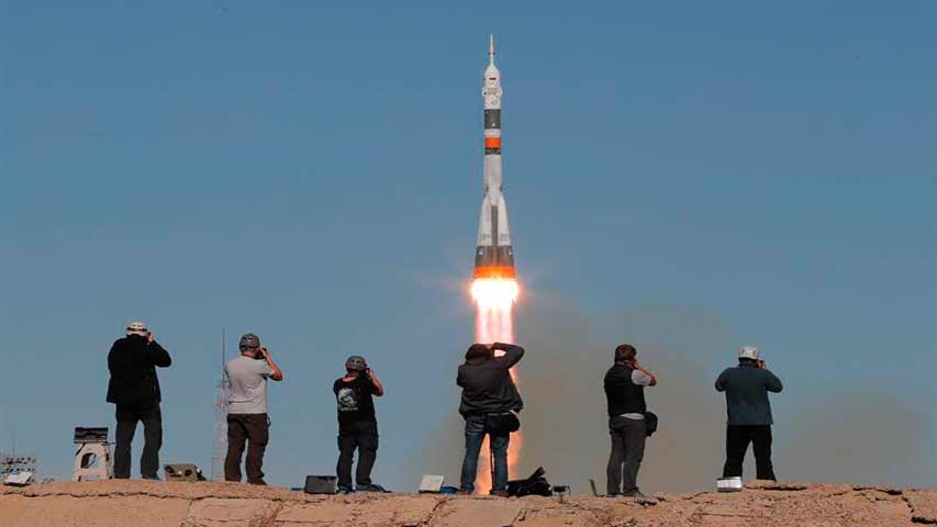 Rescataron astronautas del Soyuz que aterrizó tras fallo en cohete