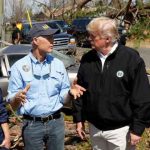 Trump visitó áreas devastadas por huracán Michael