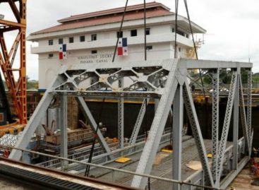 Inician desmantelamiento de Puente Giratorio de Miraflores (+Video)