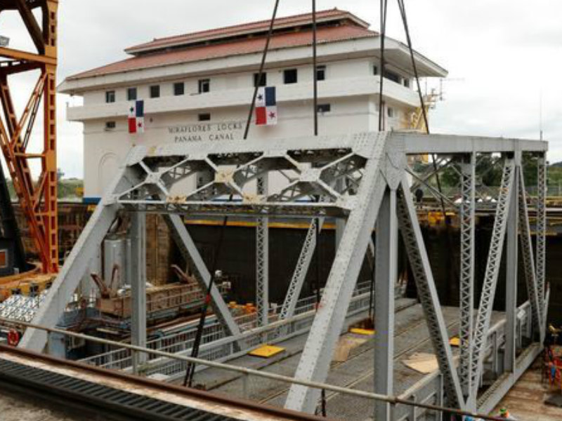 Puente Giratorio de Miraflores