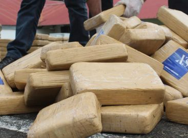 Decomisaron 698 paquetes de droga en embarcación en Isla Taboga