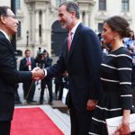 Presidente de Perú recibió a los reyes de España con una bienvenida oficial