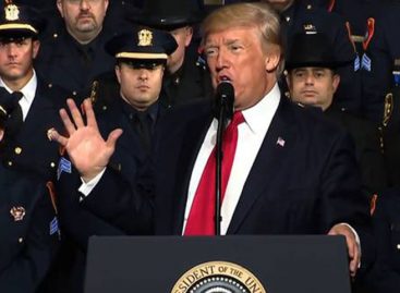Trump visitará California para reunirse con los afectados por incendios