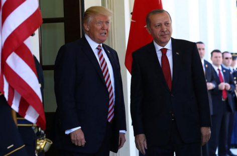 Turquía planifica una intervención en Siria que no perjudique a Estados Unidos