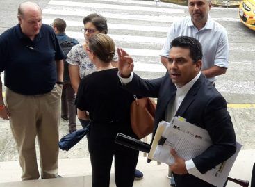 Ricardo Lombana denuncia a varios diputados en la CSJ por caso Pandeportes