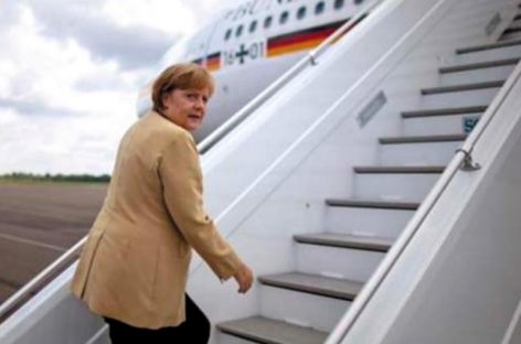 Pasó un susto: Avión en el que viajaba Ángela Merkel a Argentina tuvo que aterrizar de emergencia