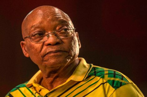 Expresidente sudafricano Zuma debe pagar defensa en caso de corrupción