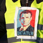 Emmanuel Macron se topa con los chalecos amarillos