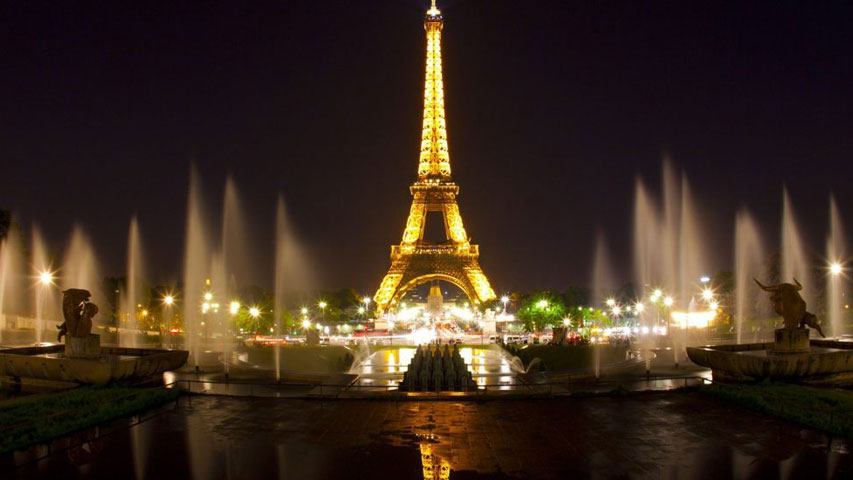 Torre Eiffel apagará sus luces en homenaje a las víctimas de Estrasburgo