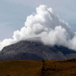 Volcán colombiano Nevado del Ruiz registró incremento en su actividad sísmica