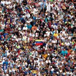 Miles de opositores venezolanos marchan en todo el país contra Maduro