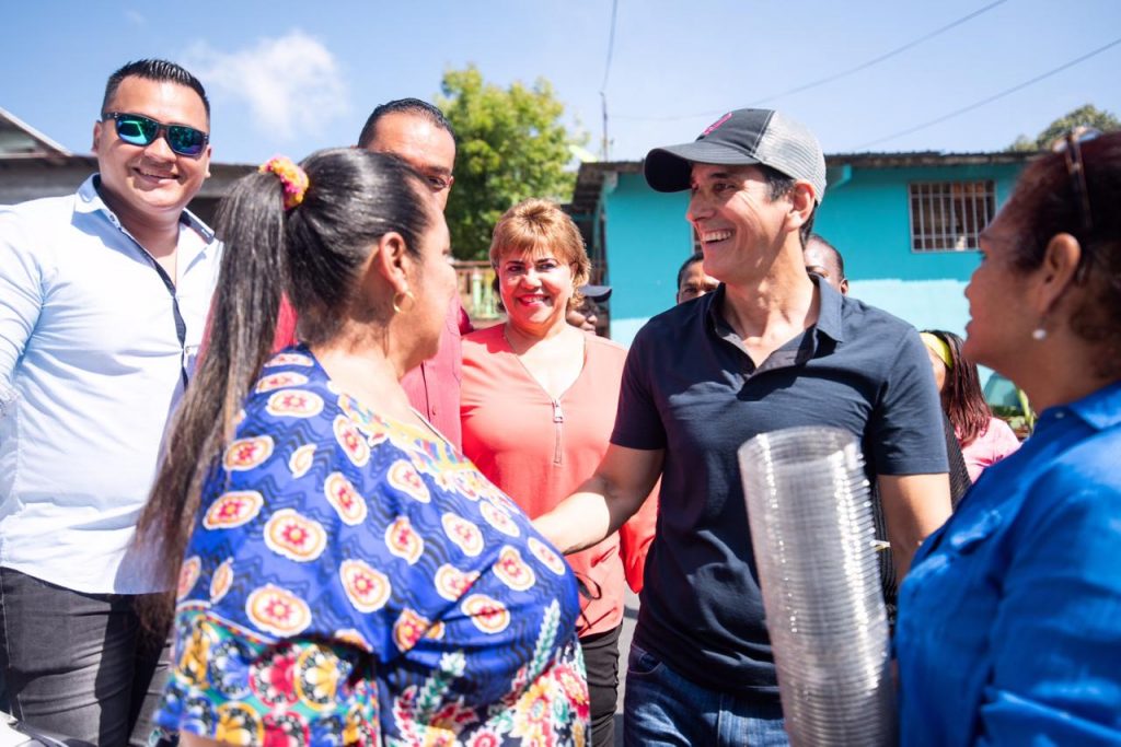 Roux durante recorrido: Varela dejó a San Miguelito en el olvido