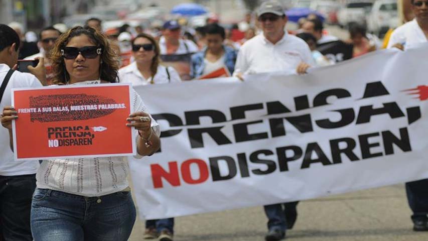 La Unión Europea condena asesinatos de periodistas y defensores en México