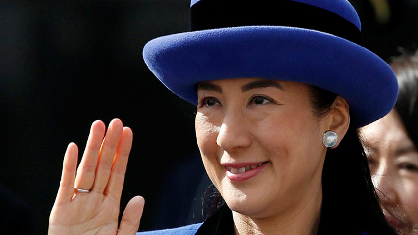 Hombre intentó quemar a agente que custodia casa familiar de princesa Masako