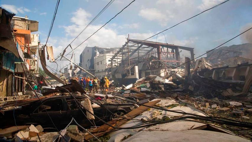 Cifra de fallecidos tras explosión de fábrica en Dominicana subió a cinco