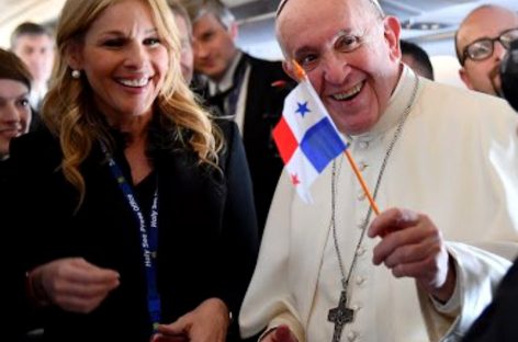 Papa Francisco ya está en suelo panameño para la Jornada Mundial de la Juventud