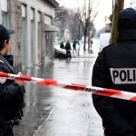 Roban y secuestran durante horas un banco en París