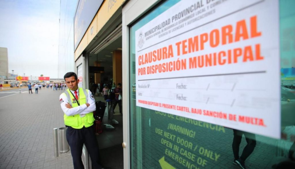 Clausuraron aeropuerto de Lima por caso de discriminación