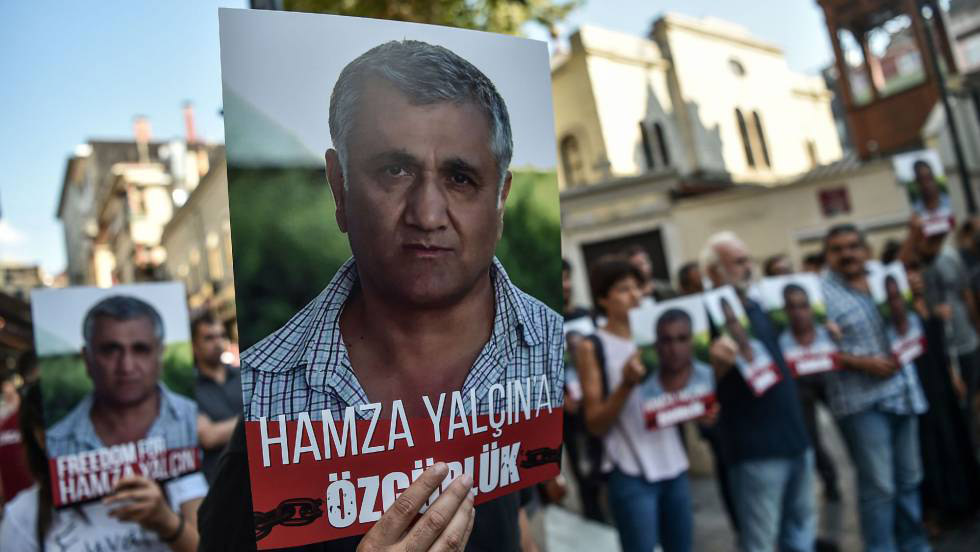 Confirmada la pena de cárcel para 7 periodistas críticos en Turquía