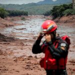 Número de víctimas mortales por tragedia de presa en Brasil subió a 165