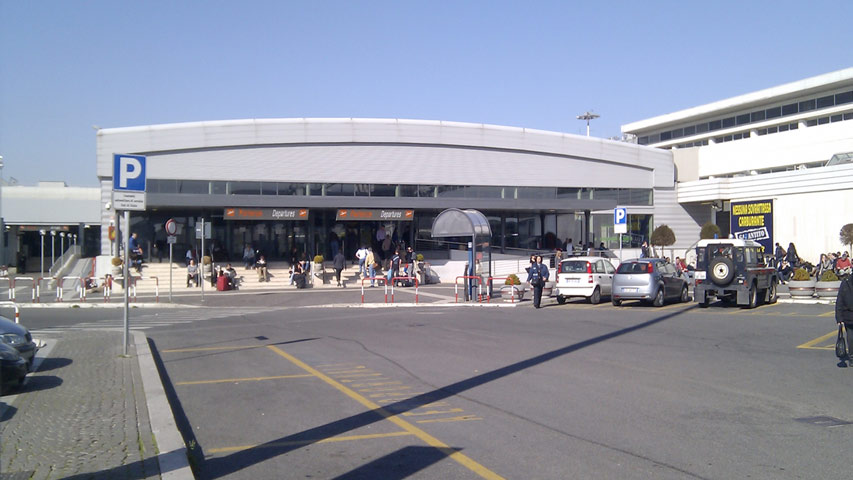 Cerraron aeropuerto romano al hallar bombas de II Guerra Mundial