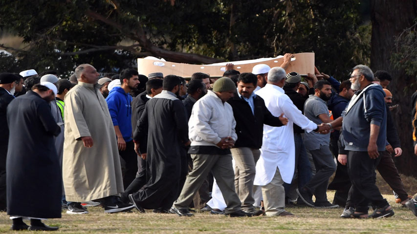 Nueva Zelanda enterró a las primeras víctimas del ataque