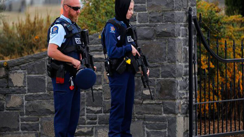 Nueva Zelanda prohibirá armas semiautomáticas tras ataque en mezquitas