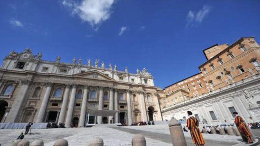 París pide a Roma que permita interrogar al nuncio acusado de agresión sexual