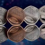 Reino Unido acuña moneda para conmemorar a Stephen Hawking