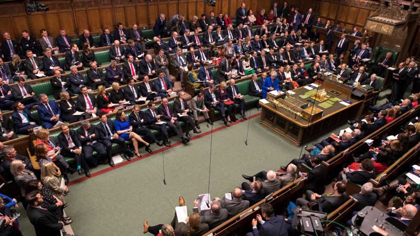 Parlamento británico rechazó el tratado de salida del “brexit”
