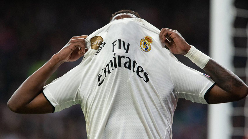 Diarios deportivos españoles titulan que es el fin de la era del Real Madrid