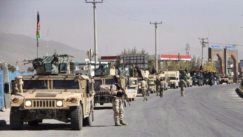 Gobernador en Japón presiona para evitar traslado de base de EEUU