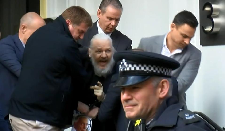 Julian Assange, fundador de WikiLeaks fue detenido en Londres