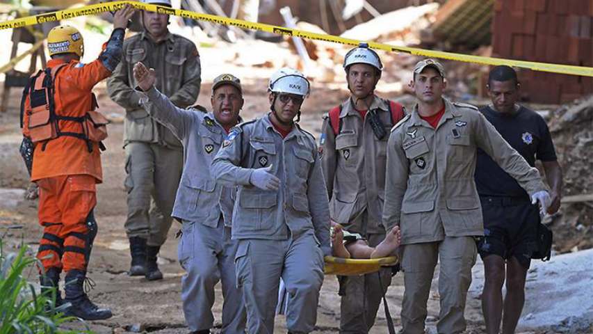 Suben a 15 muertos por desplome de dos edificios en Río de Janeiro
