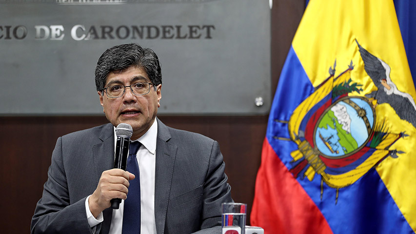 Ecuador suspendió nacionalidad a Assange por irregularidades