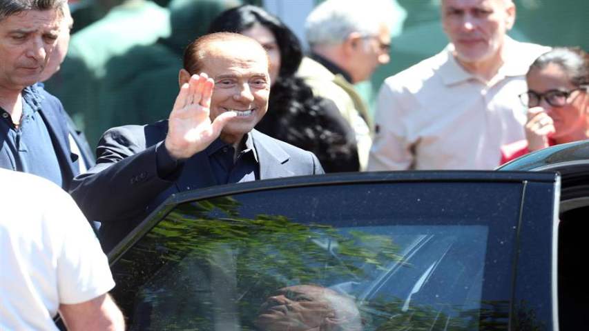 Berlusconi sale del hospital y hará campaña para las europeas