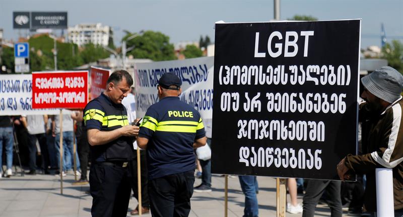 Fuertes protestas por Día contra la Homofobia en Tiflis