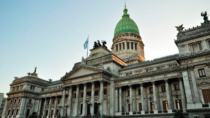 Diputado argentino se encuentra herido de gravedad por arma de fuego
