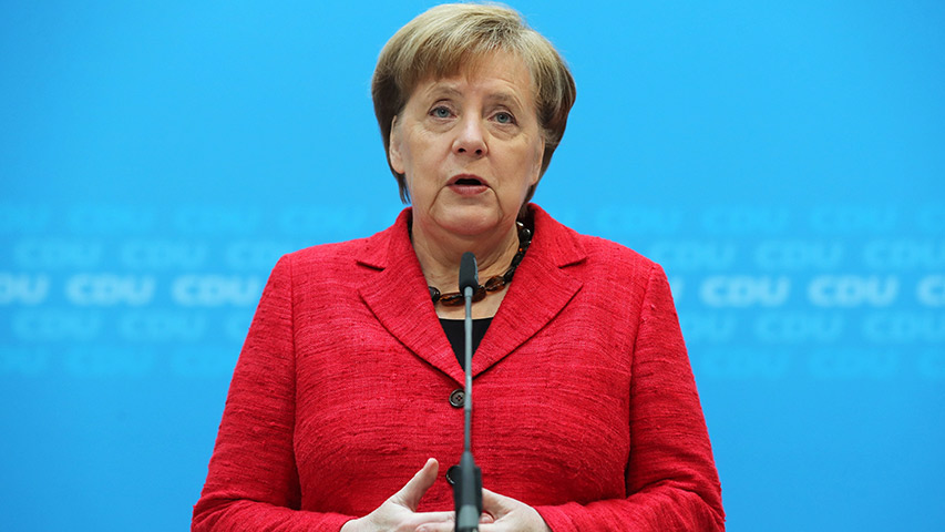Declaraciones de Merkel avivan especulaciones sobre su futuro en Europa