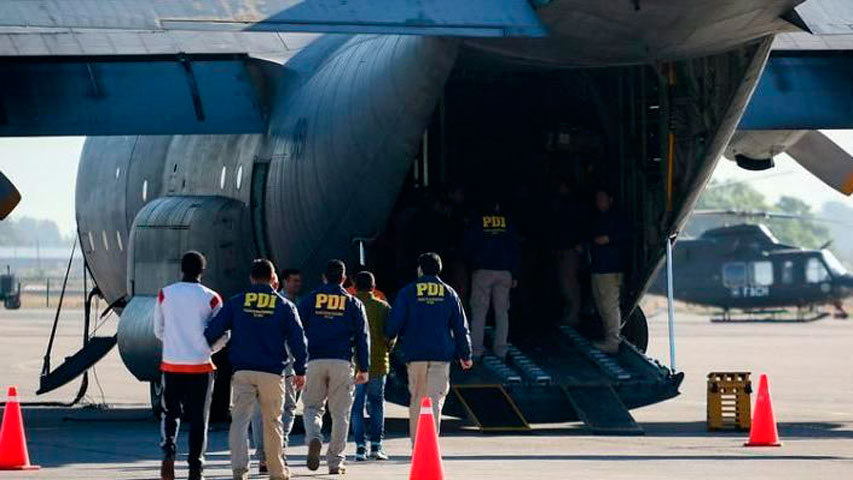 Chile expulsa a 57 inmigrantes colombianos, peruanos y bolivianos por delitos