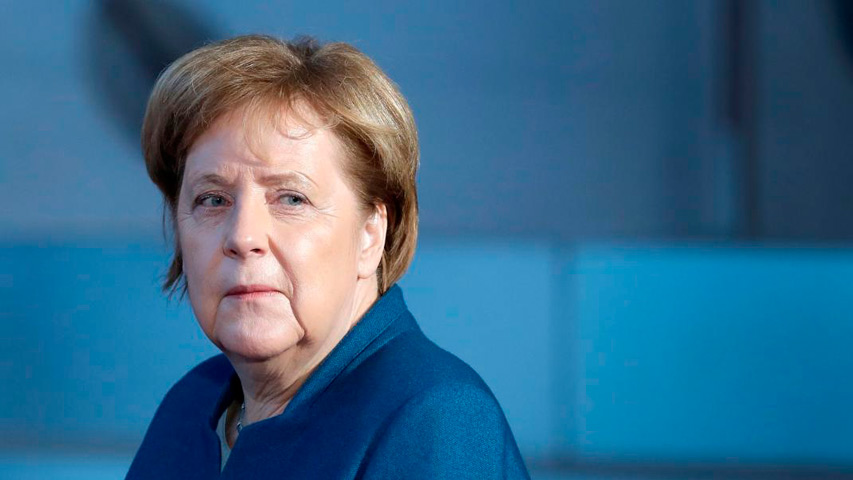 Merkel descarta categóricamente querer entrar en política europea