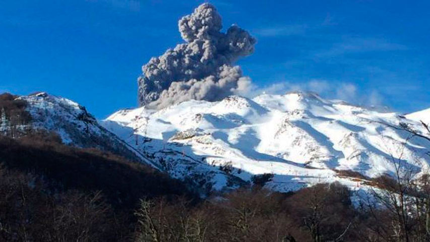 Volcán Nevados Chillán registró 3 explosiones aunque descartan erupción